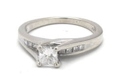 Ladies 1CT Diamond Engagement Ring