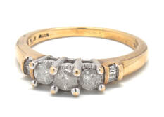 Ladies Diamond/10K Gold Engagement Ring