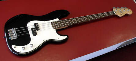 Squier Affinity Series P-Bass 