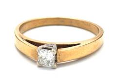 Ladies Princess-Cut Engagement Ring
