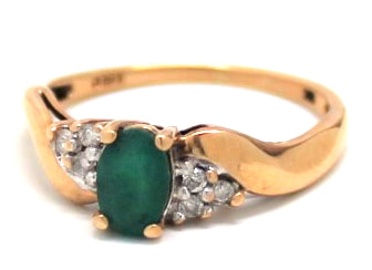 Ladies Emerald/10K Birthstone Ring