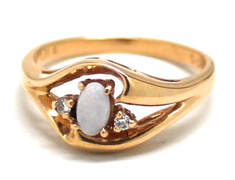 Ladies Opal/14K Yellow Gold Birthstone Ring
